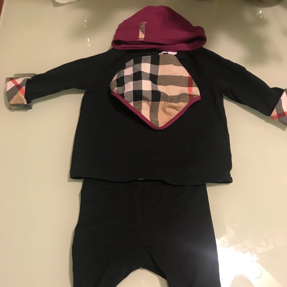 Burberry baby outfit/set